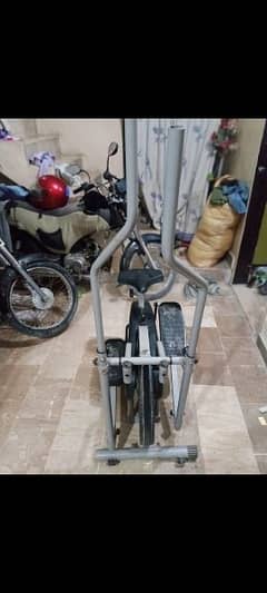 elliptical exercising machine