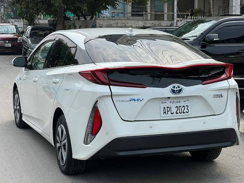 Toyota Prius 2018 4