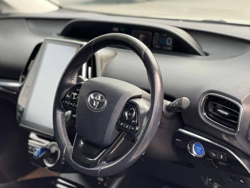 Toyota Prius 2018 10