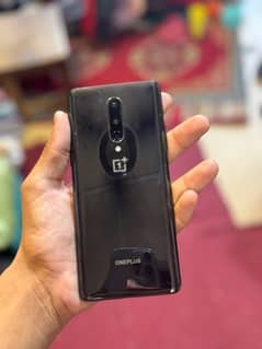 one plus 8 black global