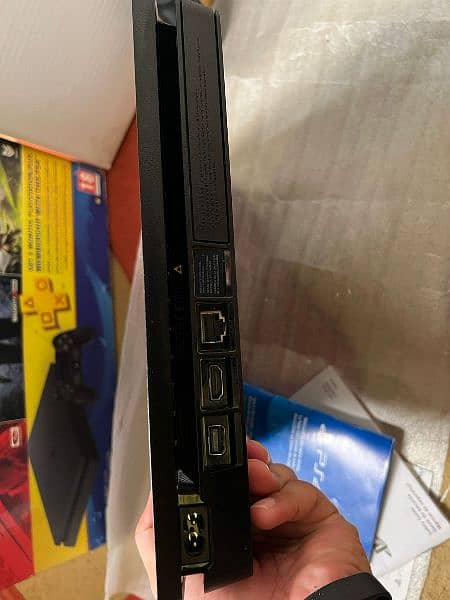 Ps4 slim sealed latest model 10/10 2