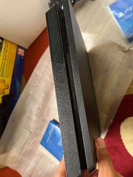 Ps4 slim sealed latest model 10/10 5