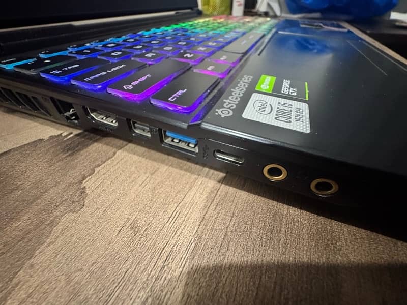 Msi leopard gl65 i5 10 gen with 1650 4 gb card. excellent laptop 12