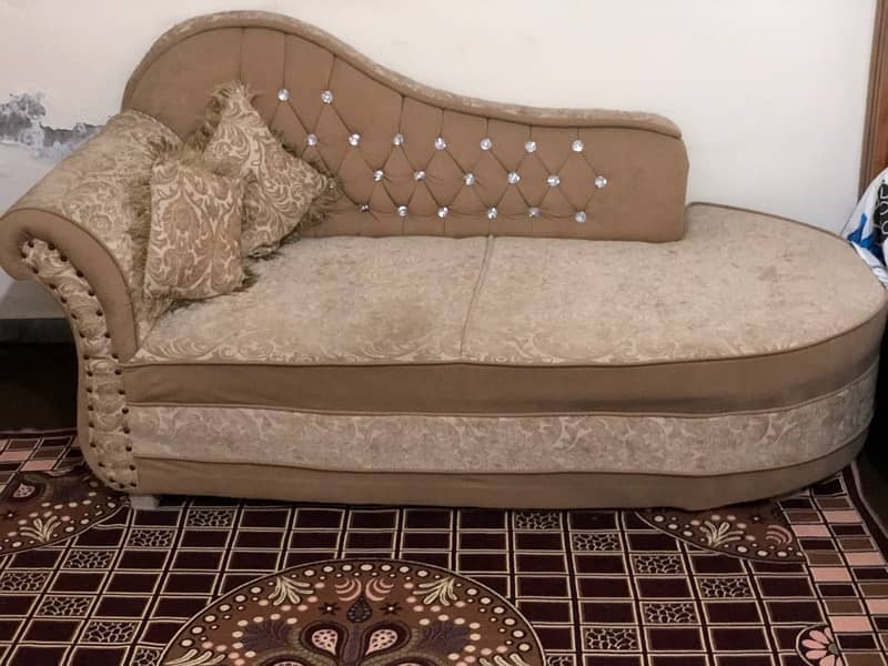 5seater sofa with dewan and tables is up for sale 7