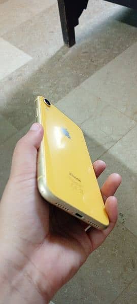 iphone XR all genuine except battery 7