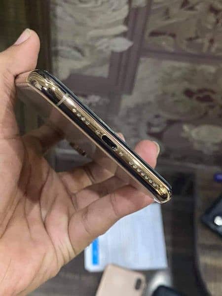 iphone xs max 64gb PTA APPROVED exchange possible android phne or bike 3