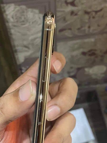 iphone xs max 64gb PTA APPROVED exchange possible android phne or bike 7