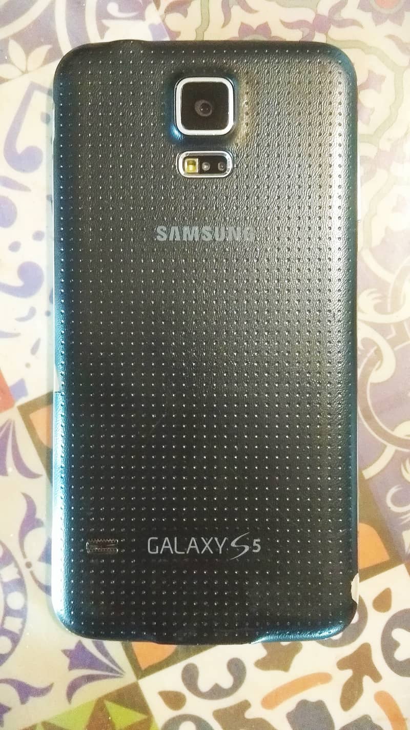 Samsung galaxy S5 10/10 new condition 1