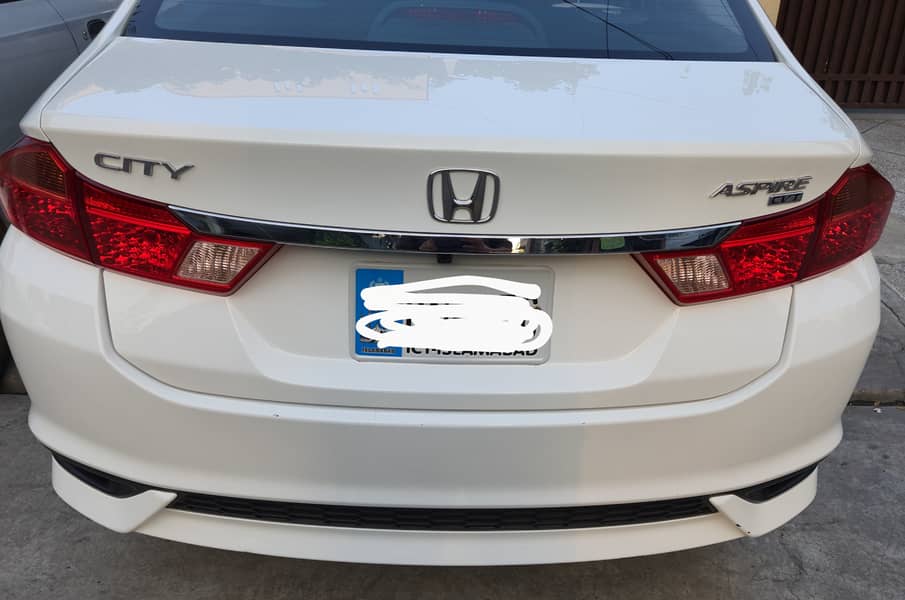 Honda City Aspire 2022 White 1.5 Automatic 1