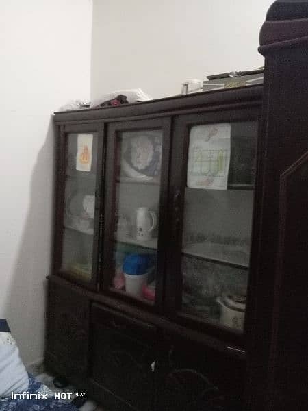 glass wardrobe almari in good condition 0