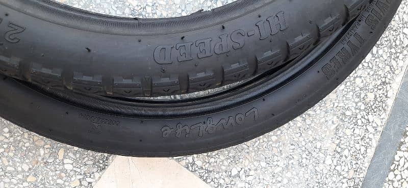 Pair of 70CC Tyres with tube 2.25/17 2.50/17 4