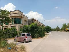 House for Sale in Islamabad Sector G-13, (25x40) Corner Sri Nagar Highway 0