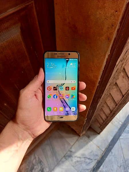 Samsung Galaxy Note 5 With Wireless Charger 1