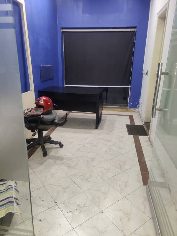 Ideal 500 SqFt Office for Rent adjacent to MM Alam Road Gulberg Lahore 1