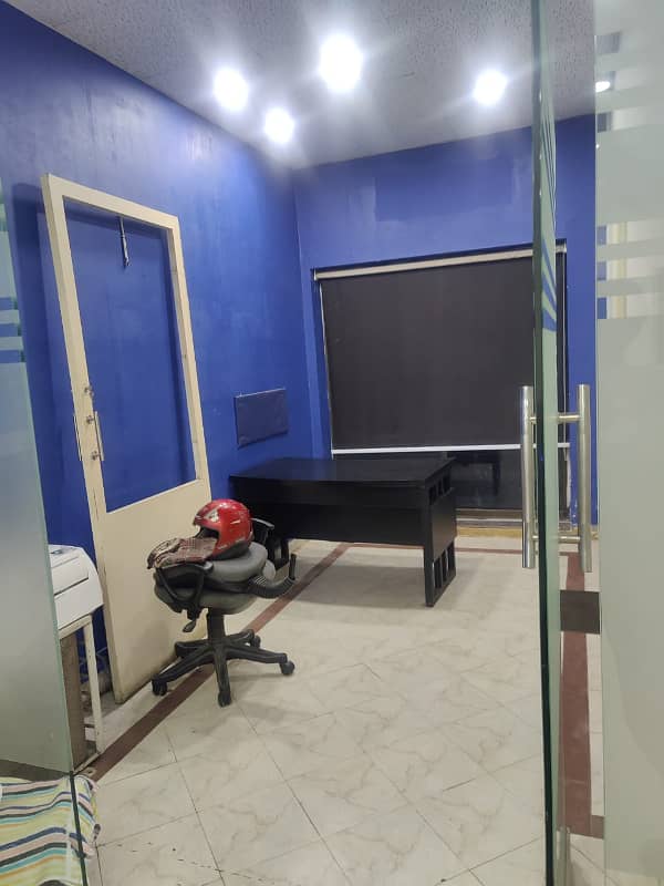 Ideal 500 SqFt Office for Rent adjacent to MM Alam Road Gulberg Lahore 3