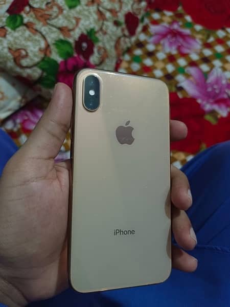 iPHONE XS (GOLDEN COLOUR) {256GB MEMORY} 1