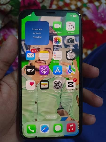 iPHONE XS (GOLDEN COLOUR) {256GB MEMORY} 2