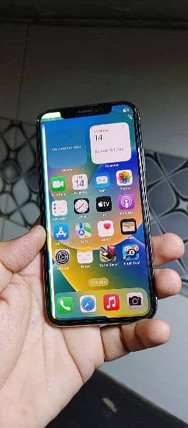 iPhoneX 64GB Non PTA condition see in pix 4