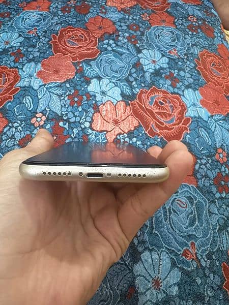 iphone 11 64 gb non pta 4