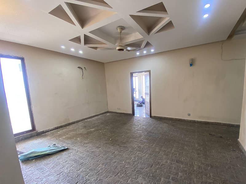 3 Beds Apartment for Rent in Ex Air Avenue DHA Phase 8 Lahore 2