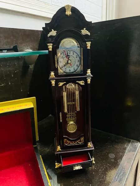 Working Clock And Yellow Box 2