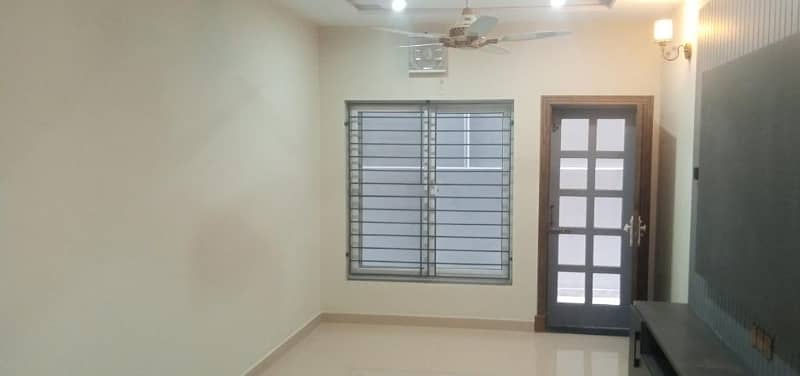 Ideally Located Upper Portion For rent In G-13 Available 2