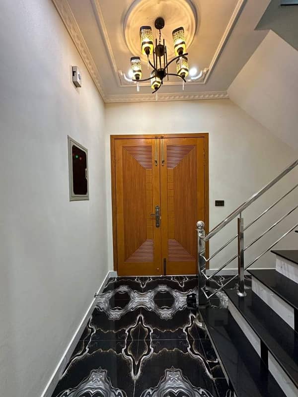 Stunning Prime Location 10 Marla House In Central Park - Block G Available 10