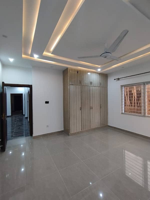 Upper Portion Available For Rent 8