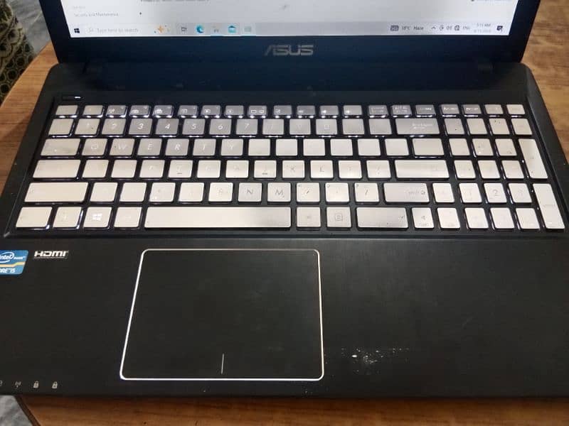 ASUS Q500A Laptop (i5 3rd Gen, 4GB RAM, 320GB HDD) 2