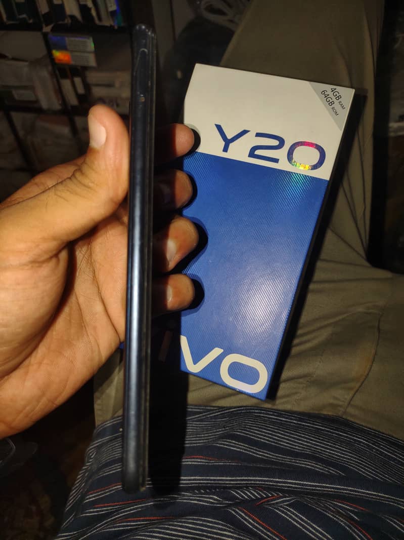 Vivo y20 4 64 2