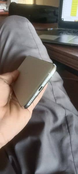 Iphone 11 pro 256GB Non PTA 5