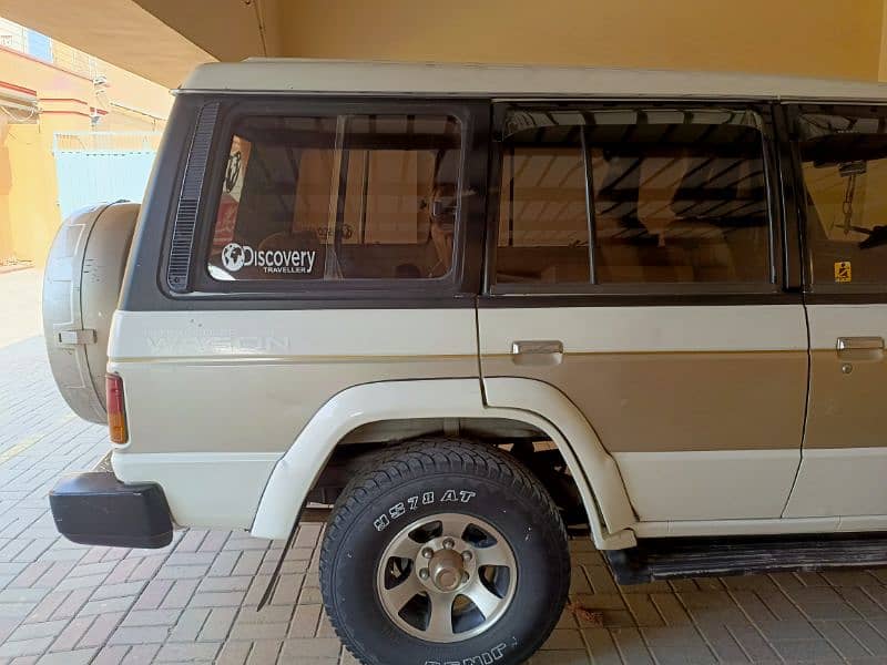 Mitsubishi Pajero 1992 9