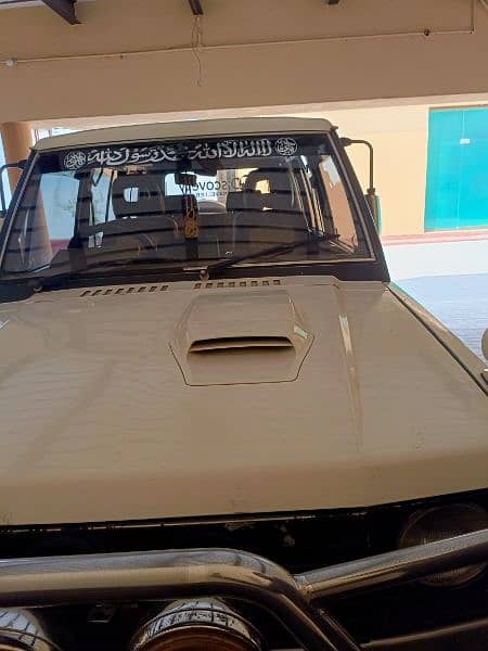 Mitsubishi Pajero 1992 11