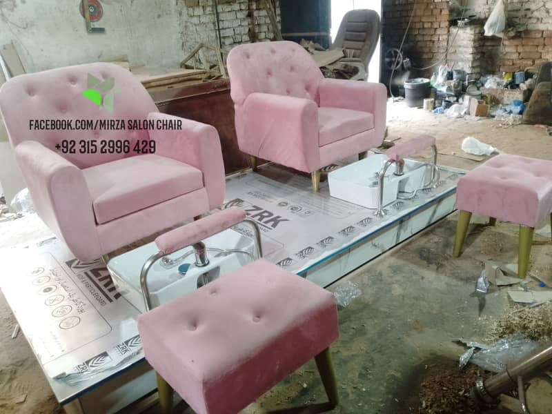 Saloon chair/manicure Padicoure/masage bed/shampo unit/troly 17