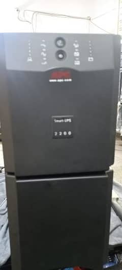 APC SMART UPS SUA2200va/2,2kva PURE SINE WAVE