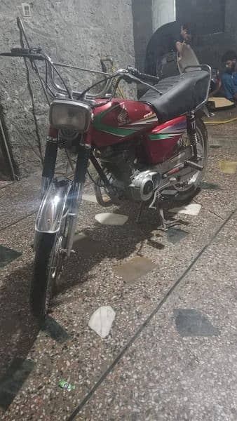 Honda. 125 4