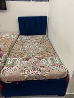 single bed with matress