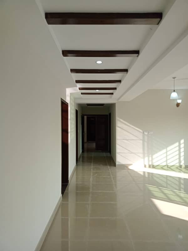 10 Marla 3 Bedrooms Flat 3rd Floor fully Tiled For Rent 8