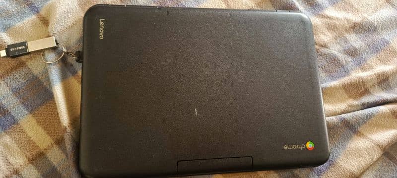 LENOVO chromebook 4 GB SSD RAM 16 GB SSD ROM 7 Hrs + Battery Time 3