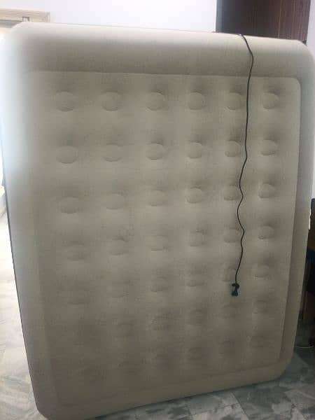 Queen Size Air Mattress for Sale Built-In pump for Sale 1