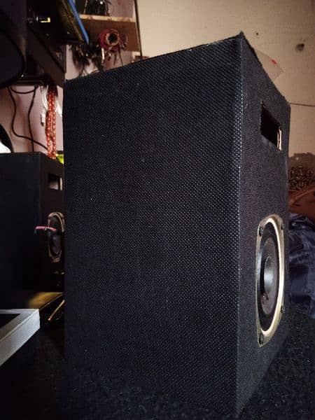 STUDIO SPEAKERS 1