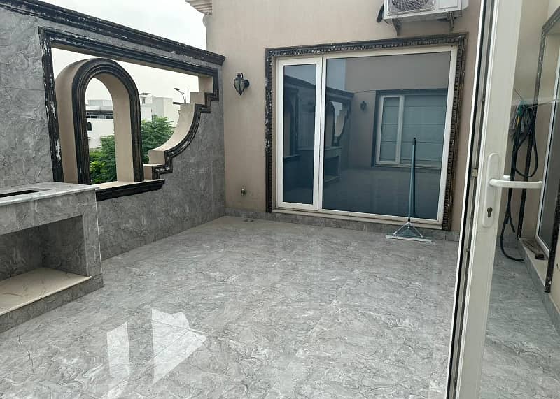 Separate Entry 1 Kanal Furnished Upper portion Available For rent In DHA PHASE 6 Lahore 4