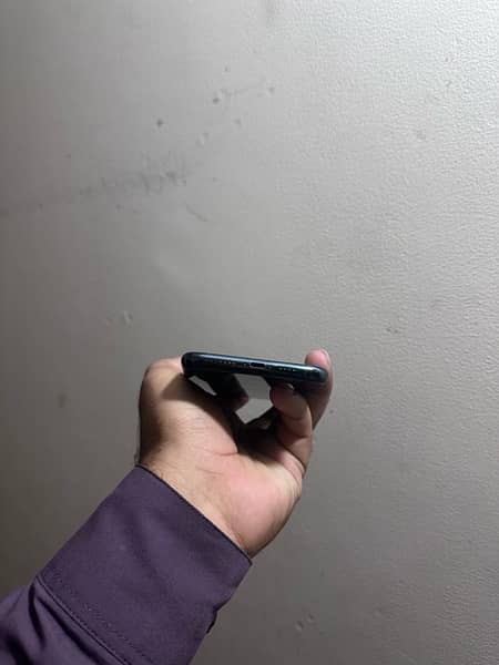 iphone 11pro max 64gb non PTA factory unlock 3