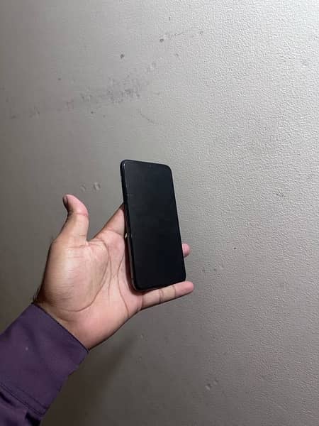 iphone 11pro max 64gb non PTA factory unlock 4