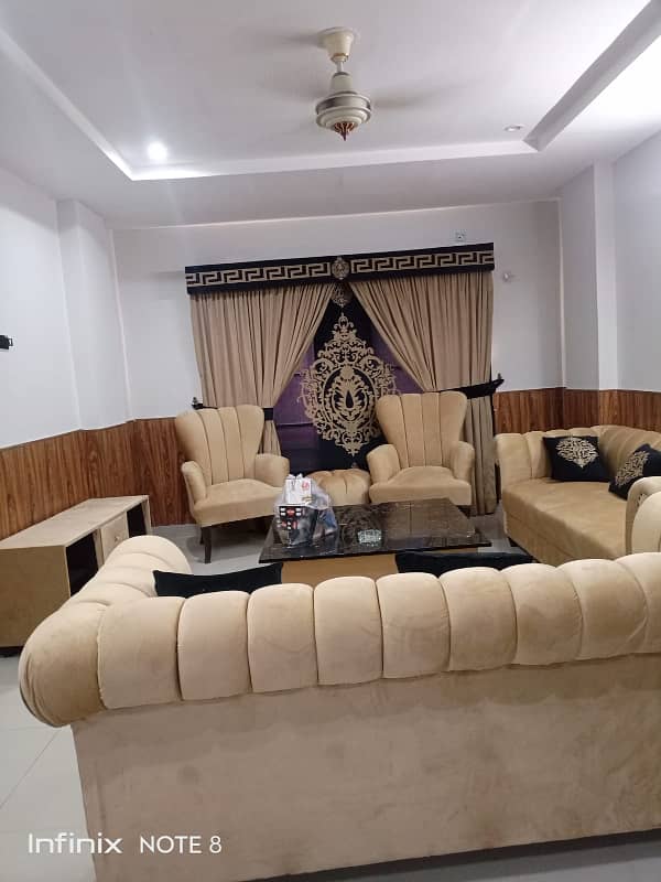 Par day short time one bed appatment for rent bahira town phase 6 any time available 1