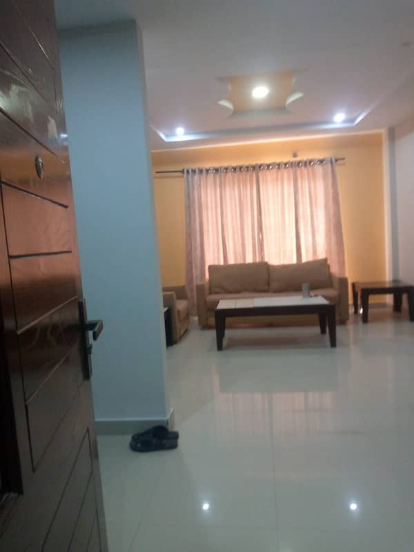 Par day short time one bed appatment for rent bahira town phase 6 any time available 1