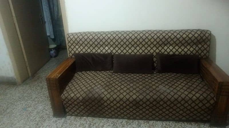 Sofa for sale 0