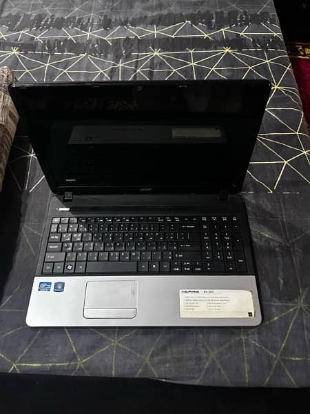 Acer Aspire E1-571 0