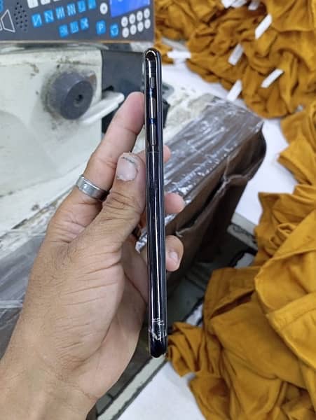 iPhone XS Max pta approved complete saman 9