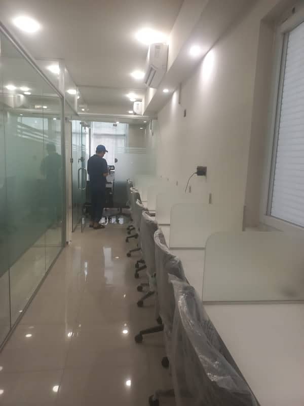 MAN SABA AVENUE VIP LAVISH FURNISHED OFFICE FOR RENT 24 &7 OFFICE WORK 11